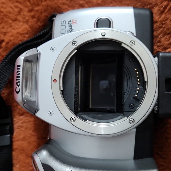 CANON EOS REBEL TI FILM CAMERA THIS IS A WOUNDERFUL CAMERA IF YOU DO B&W - Picture 8 of 11